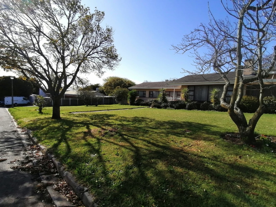 4 Bedroom Property for Sale in Stellenberg Western Cape